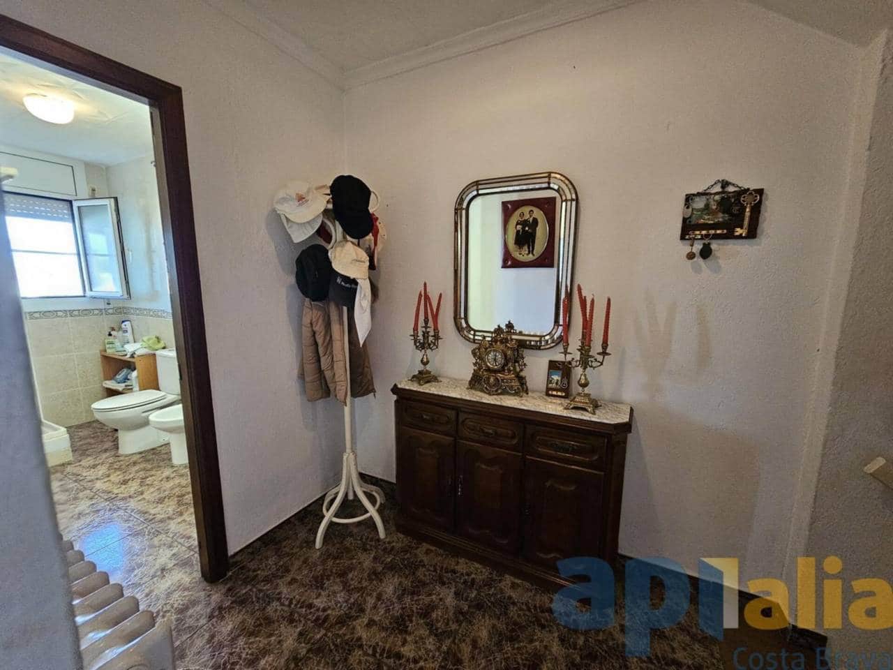 5 bedroom Villa for sale in Palamos - € 335,000 (Ref: 8511373)