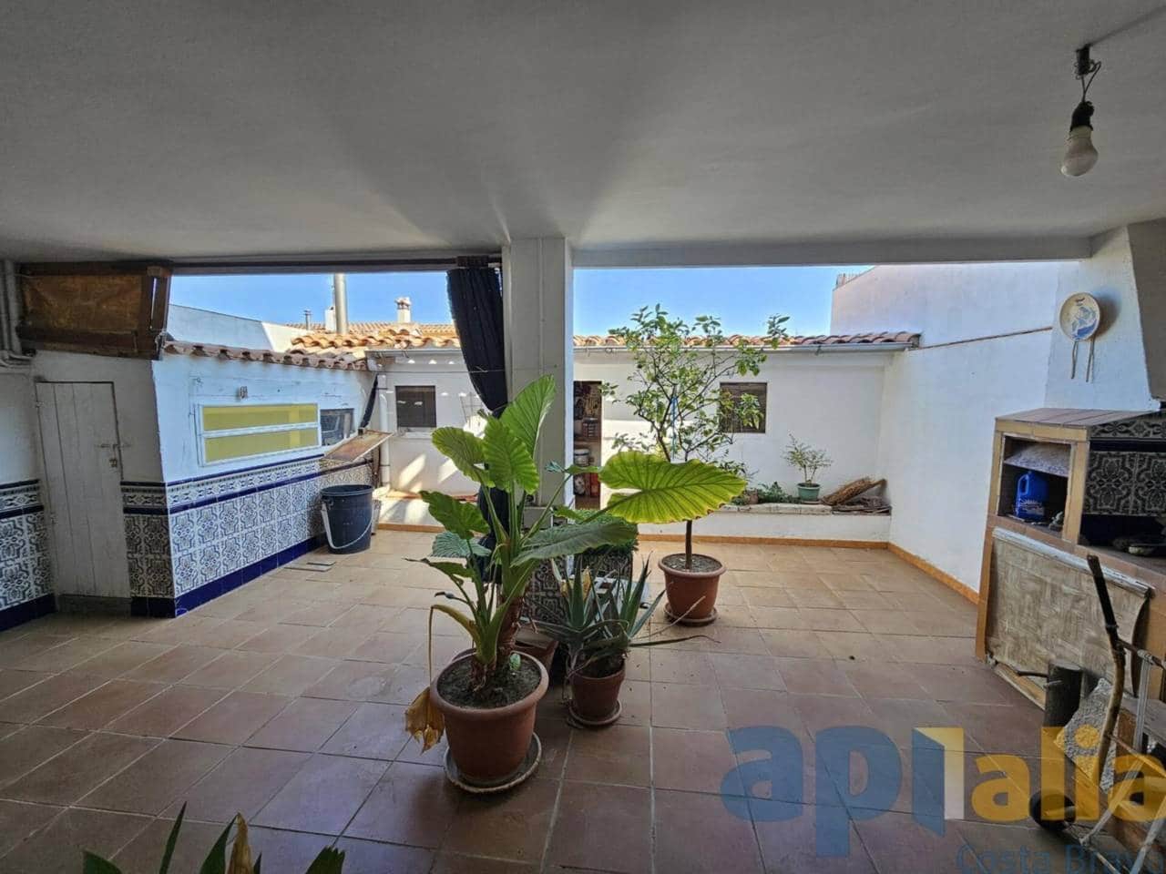 5 bedroom Villa for sale in Palamos - € 335,000 (Ref: 8511373)