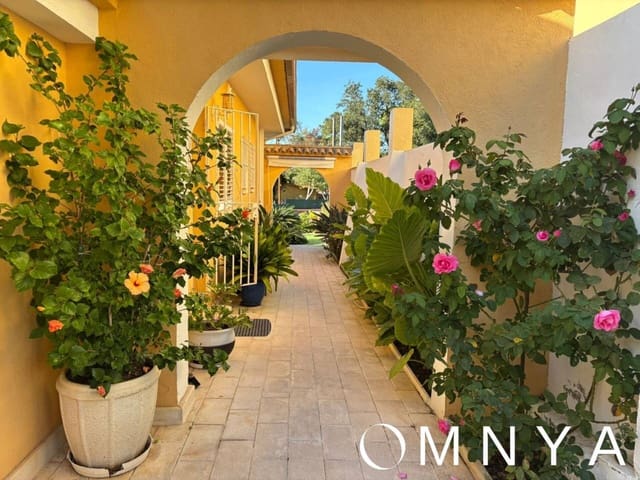 6 chambre Villa/Maison à vendre à Santa Cristina d'Aro avec garage - 690 000 € (Ref: 8596856)