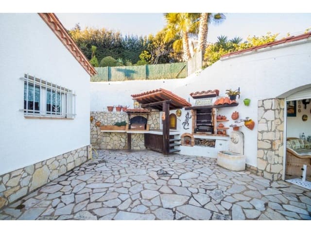 4 bedroom Villa for sale in Calonge i Sant Antoni with pool garage - € 745,000 (Ref: 8728932)