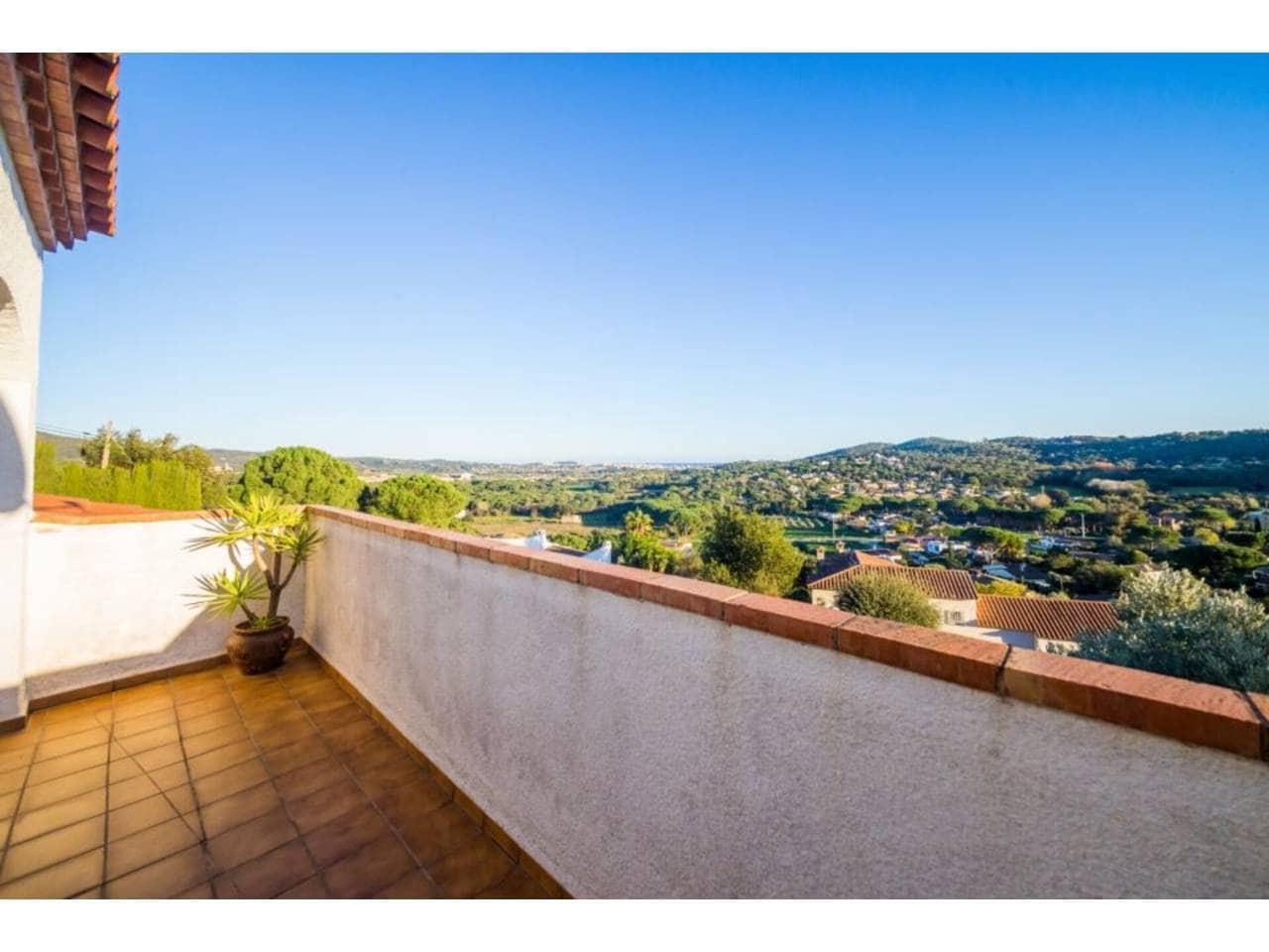 4 bedroom Villa for sale in Calonge i Sant Antoni with pool garage - € 745,000 (Ref: 8728932)