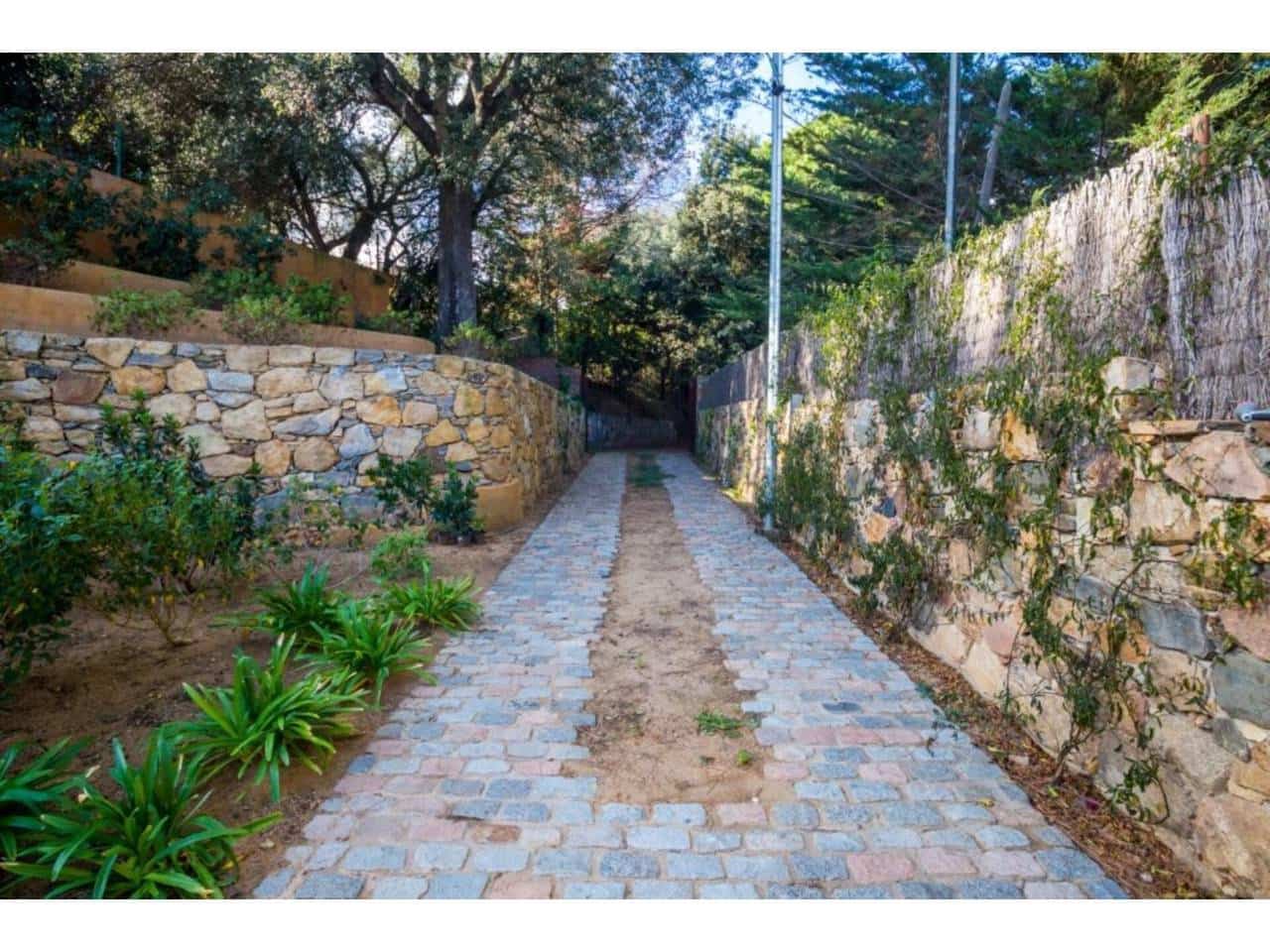 5 soveværelse Villa til salg i Mont-ras med swimmingpool garage - € 1.180.000 (Ref: 8731529)