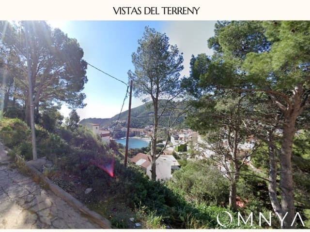 Grunde uden byggetilladelser til salg i Portbou - € 350.000 (Ref: 8766362)