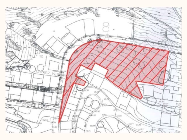 Grunde uden byggetilladelser til salg i Portbou - € 350.000 (Ref: 8766362)