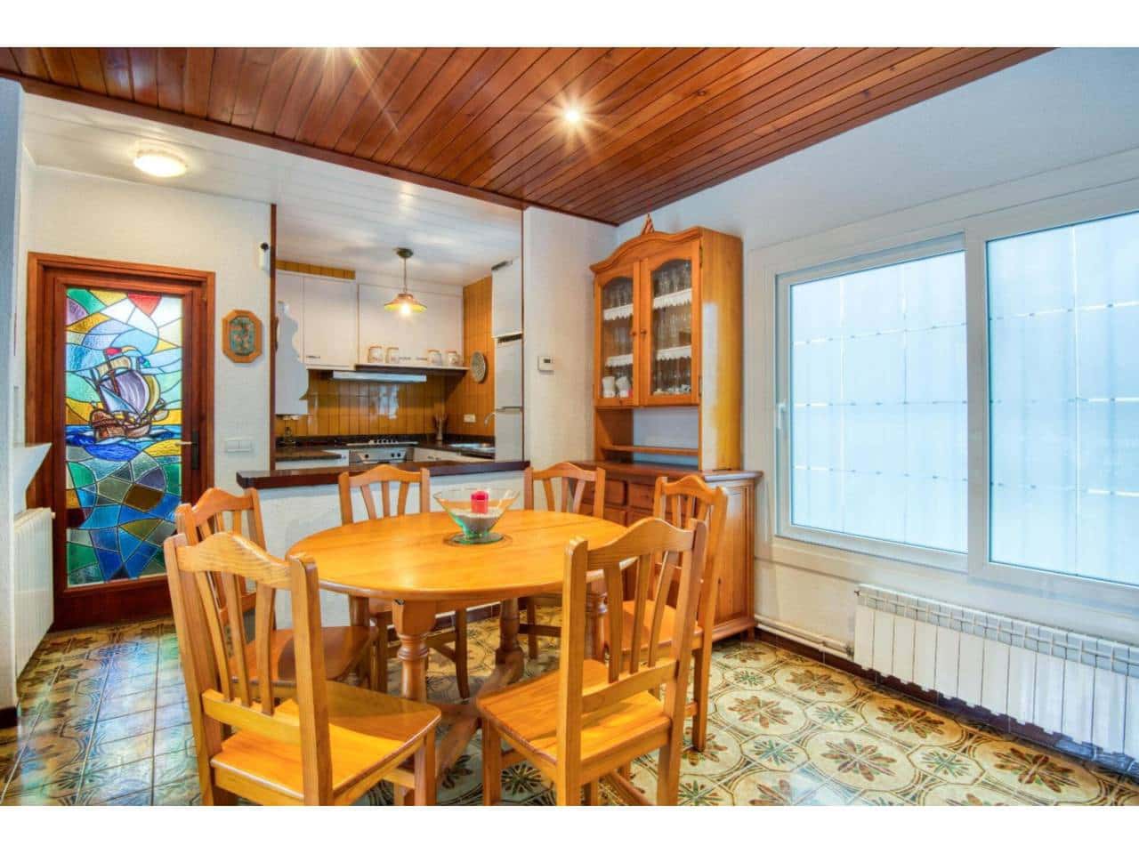 4 soveværelse Villa til salg i Sant Feliu de Guixols med swimmingpool - € 350.000 (Ref: 8797044)