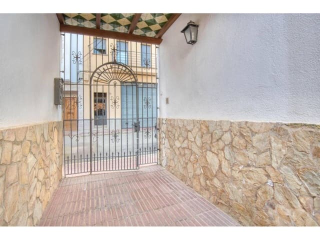 4 soveværelse Villa til salg i Sant Feliu de Guíxols med swimmingpool - € 350.000 (Ref: 8797044)