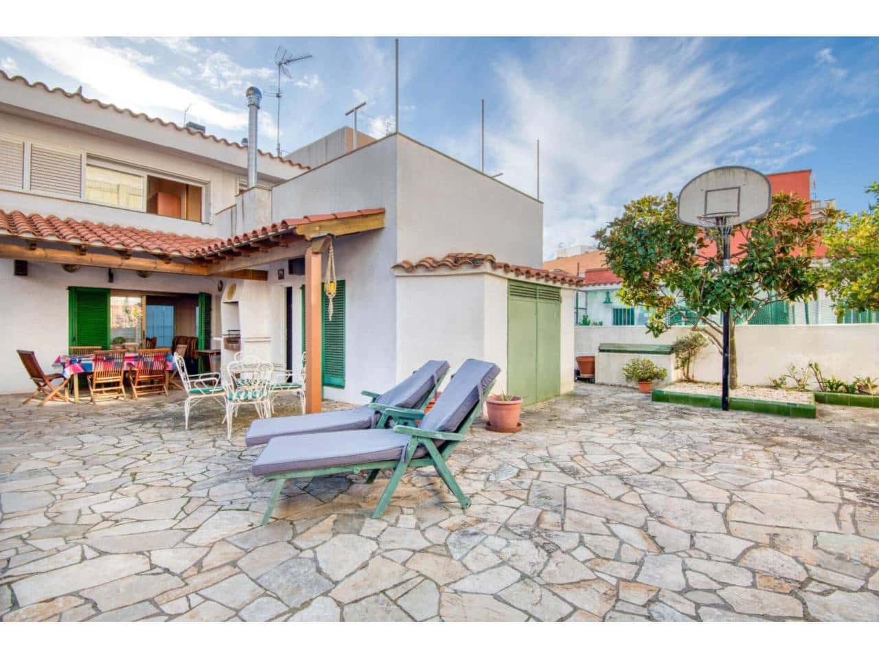 4 soveværelse Villa til salg i Sant Feliu de Guixols med swimmingpool - € 350.000 (Ref: 8797044)