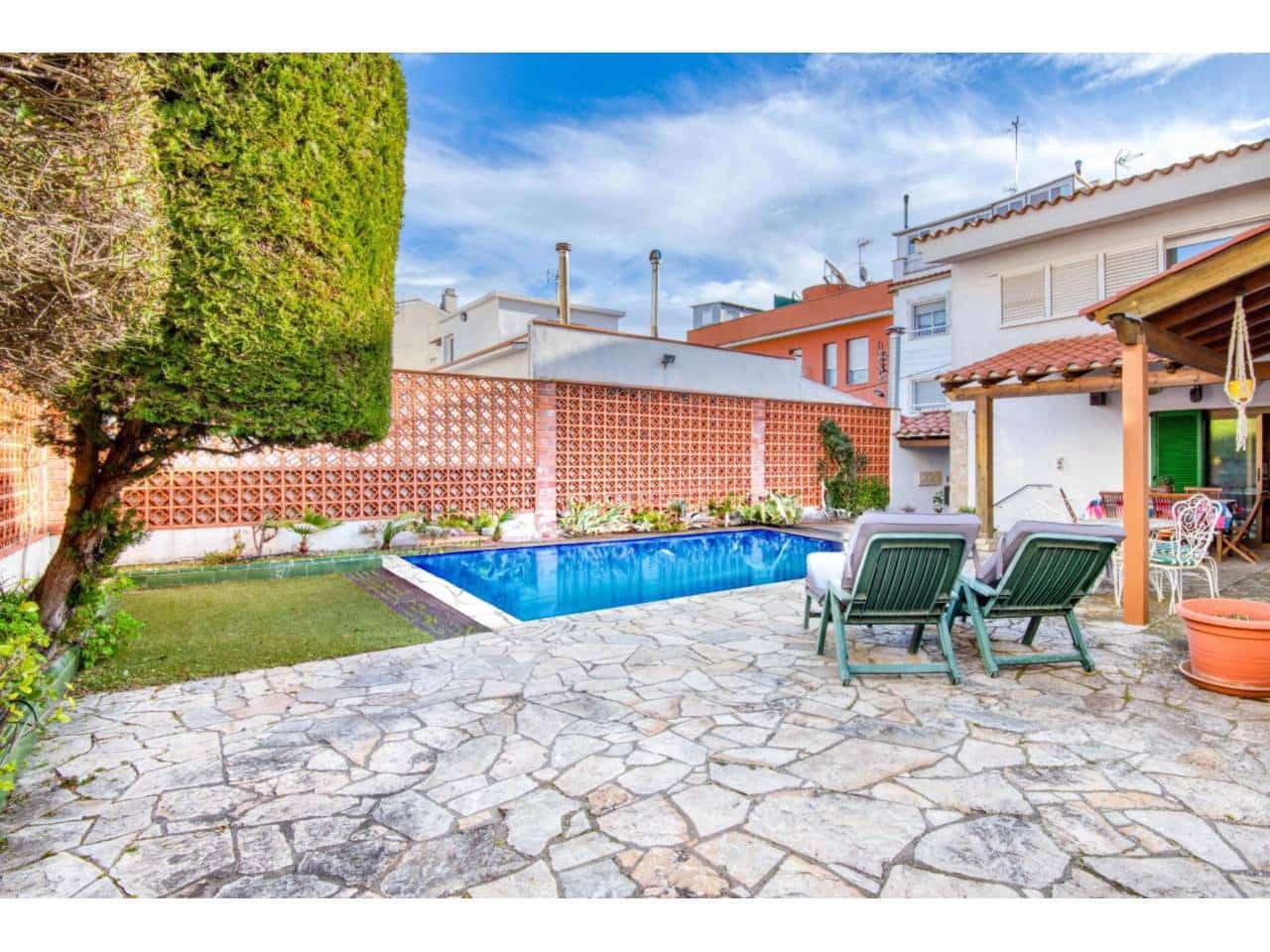 4 soveværelse Villa til salg i Sant Feliu de Guixols med swimmingpool - € 350.000 (Ref: 8797044)