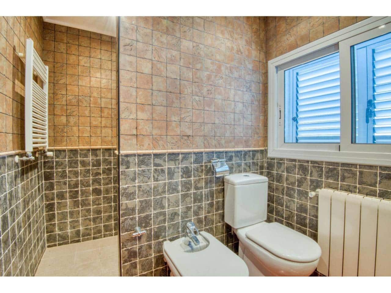 4 soveværelse Villa til salg i Sant Feliu de Guixols med swimmingpool - € 350.000 (Ref: 8797044)