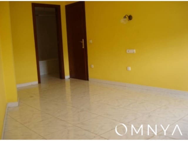 3 bedroom Flat for sale in Blanes - € 220,000 (Ref: 8840548)