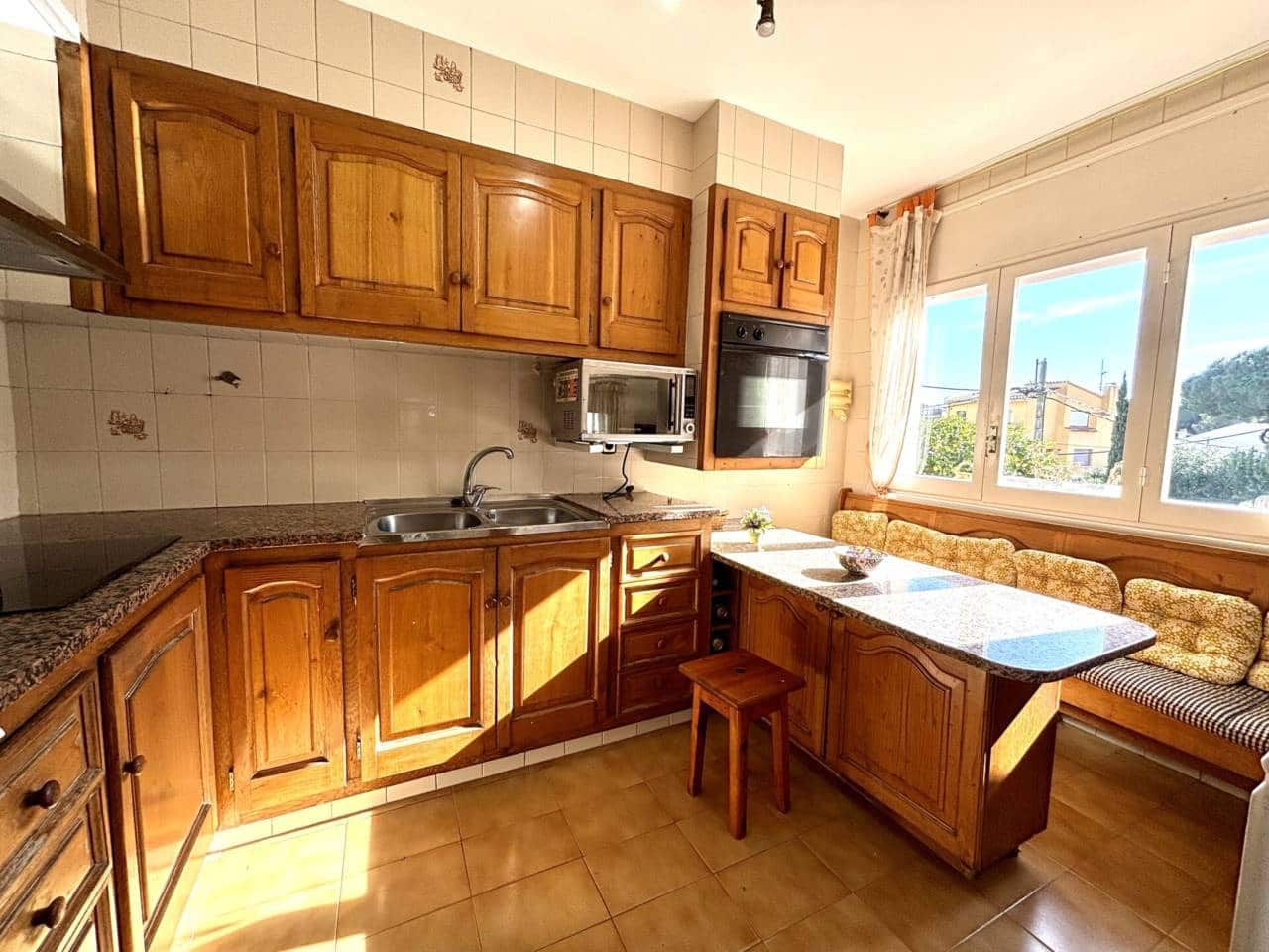 4 chambre Maison de Ville à vendre à Castell-Platja d'Aro avec garage - 450 000 € (Ref: 8887422)