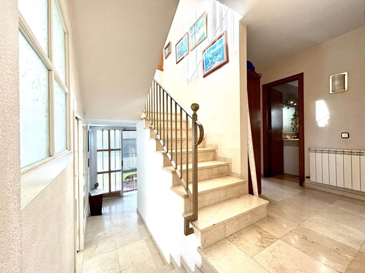 4 chambre Maison de Ville à vendre à Castell-Platja d'Aro avec garage - 450 000 € (Ref: 8887422)