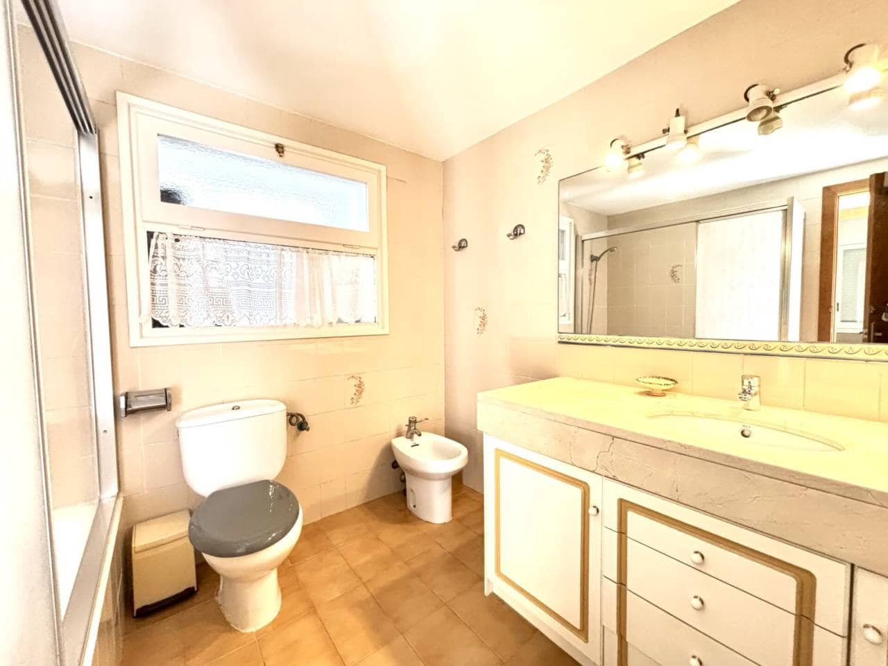 4 chambre Maison de Ville à vendre à Castell-Platja d'Aro avec garage - 450 000 € (Ref: 8887422)