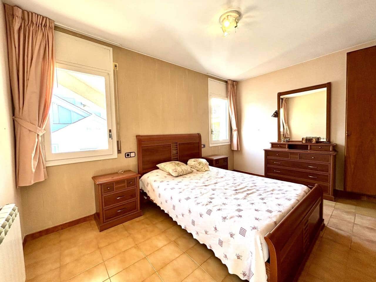 4 chambre Maison de Ville à vendre à Castell-Platja d'Aro avec garage - 450 000 € (Ref: 8887422)