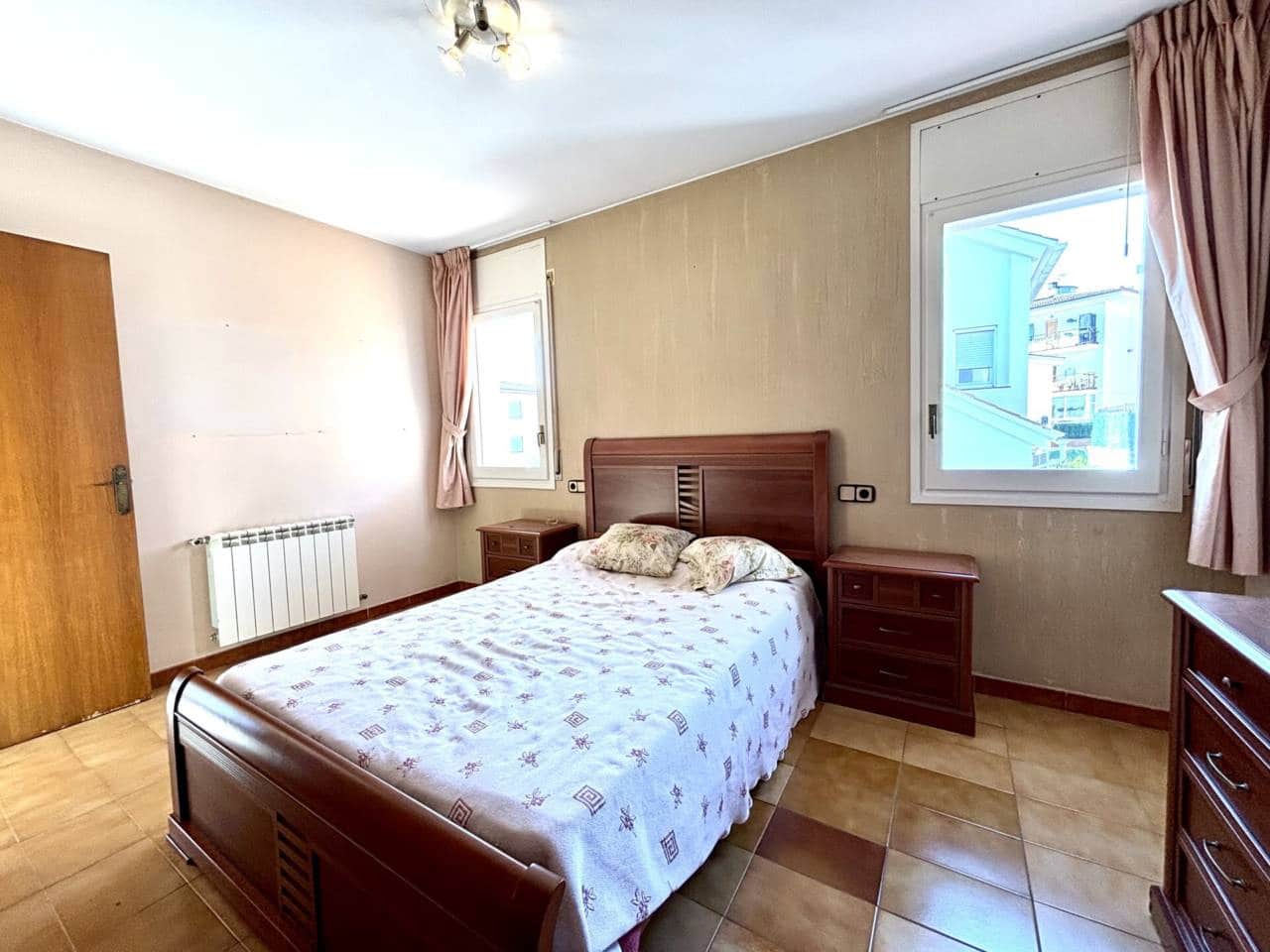4 chambre Maison de Ville à vendre à Castell-Platja d'Aro avec garage - 450 000 € (Ref: 8887422)