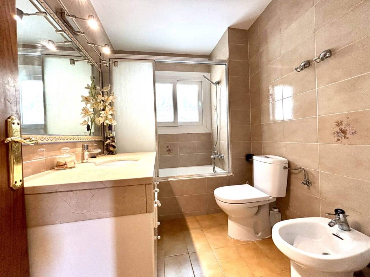 4 chambre Maison de Ville à vendre à Castell-Platja d'Aro avec garage - 450 000 € (Ref: 8887422)