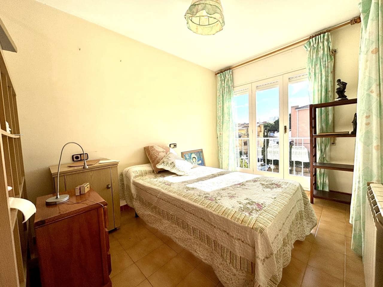 4 chambre Maison de Ville à vendre à Castell-Platja d'Aro avec garage - 450 000 € (Ref: 8887422)