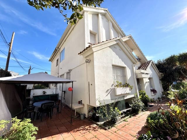 4 chambre Maison de Ville à vendre à Castell-Platja d'Aro avec garage - 450 000 € (Ref: 8887422)