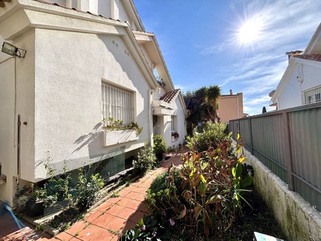 4 chambre Maison de Ville à vendre à Castell-Platja d'Aro avec garage - 450 000 € (Ref: 8887422)