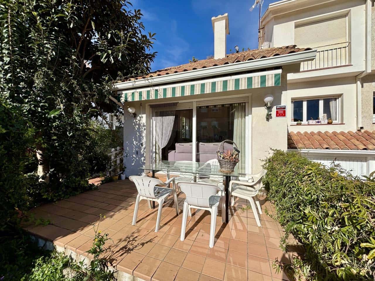 4 chambre Maison de Ville à vendre à Castell-Platja d'Aro avec garage - 450 000 € (Ref: 8887422)