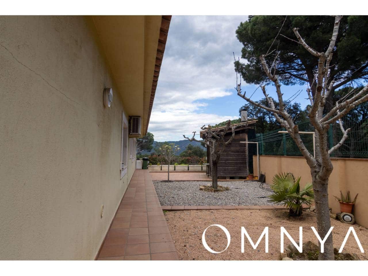 6 sypialnia Willa na sprzedaż w Santa Cristina d'Aro z basenem garażem - 690 000 € (Ref: 8902863)