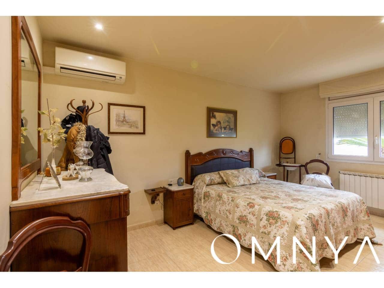 6 sypialnia Willa na sprzedaż w Santa Cristina d'Aro z basenem garażem - 690 000 € (Ref: 8902863)