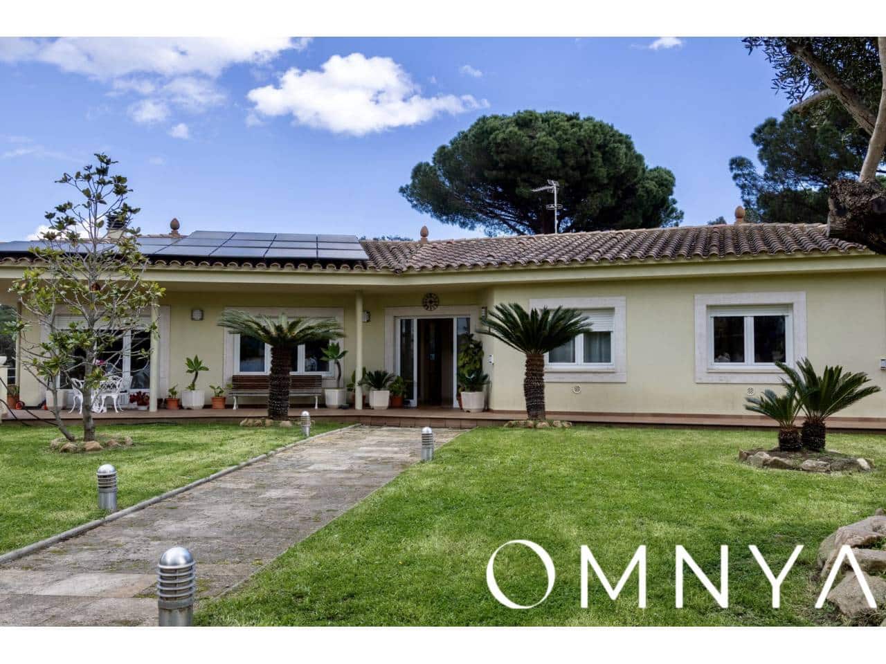 6 sypialnia Willa na sprzedaż w Santa Cristina d'Aro z basenem garażem - 690 000 € (Ref: 8902863)