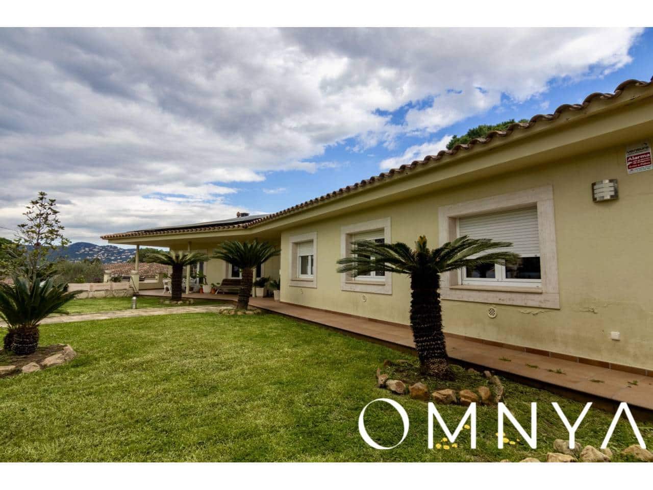 6 sypialnia Willa na sprzedaż w Santa Cristina d'Aro z basenem garażem - 690 000 € (Ref: 8902863)