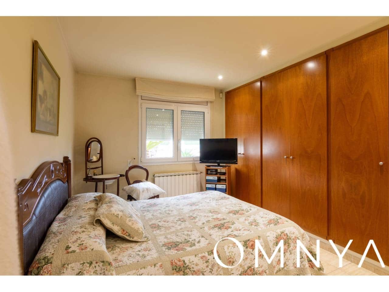 6 sypialnia Willa na sprzedaż w Santa Cristina d'Aro z basenem garażem - 690 000 € (Ref: 8902863)