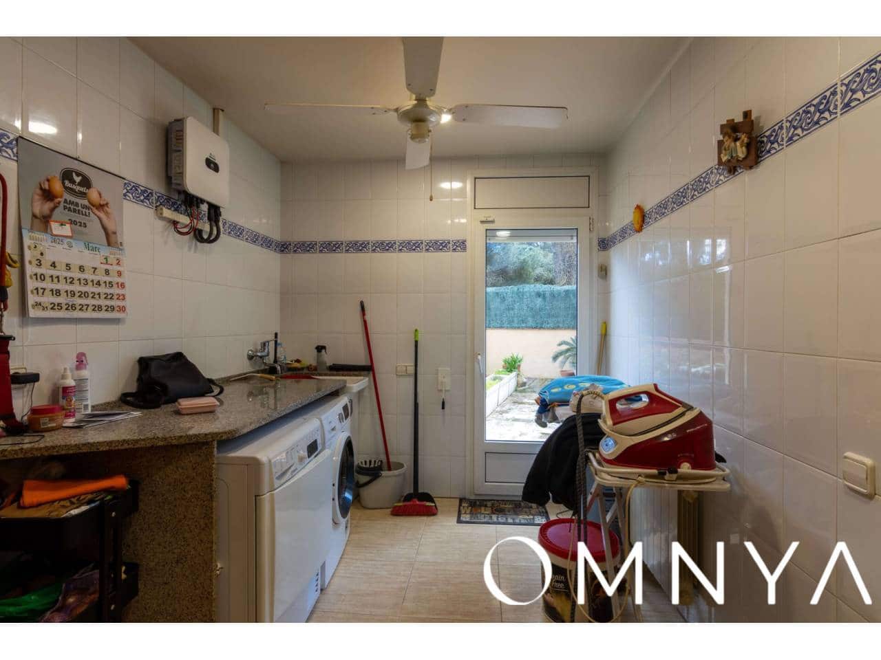 6 sypialnia Willa na sprzedaż w Santa Cristina d'Aro z basenem garażem - 690 000 € (Ref: 8902863)