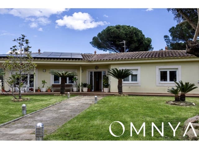 6 soverom Villa til salgs i Santa Cristina d'Aro med svømmebasseng garasje - € 690 000 (Ref: 8902863)