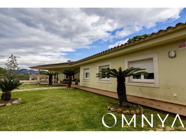 6 soverom Villa til salgs i Santa Cristina d'Aro med svømmebasseng garasje - € 690 000 (Ref: 8902863)