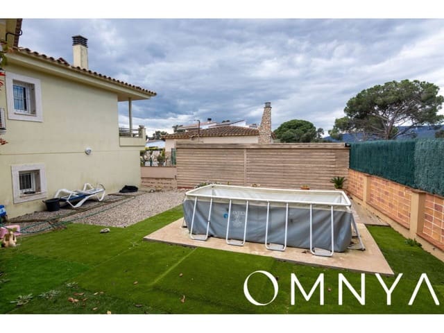 6 soverom Villa til salgs i Santa Cristina d'Aro med svømmebasseng garasje - € 690 000 (Ref: 8902863)