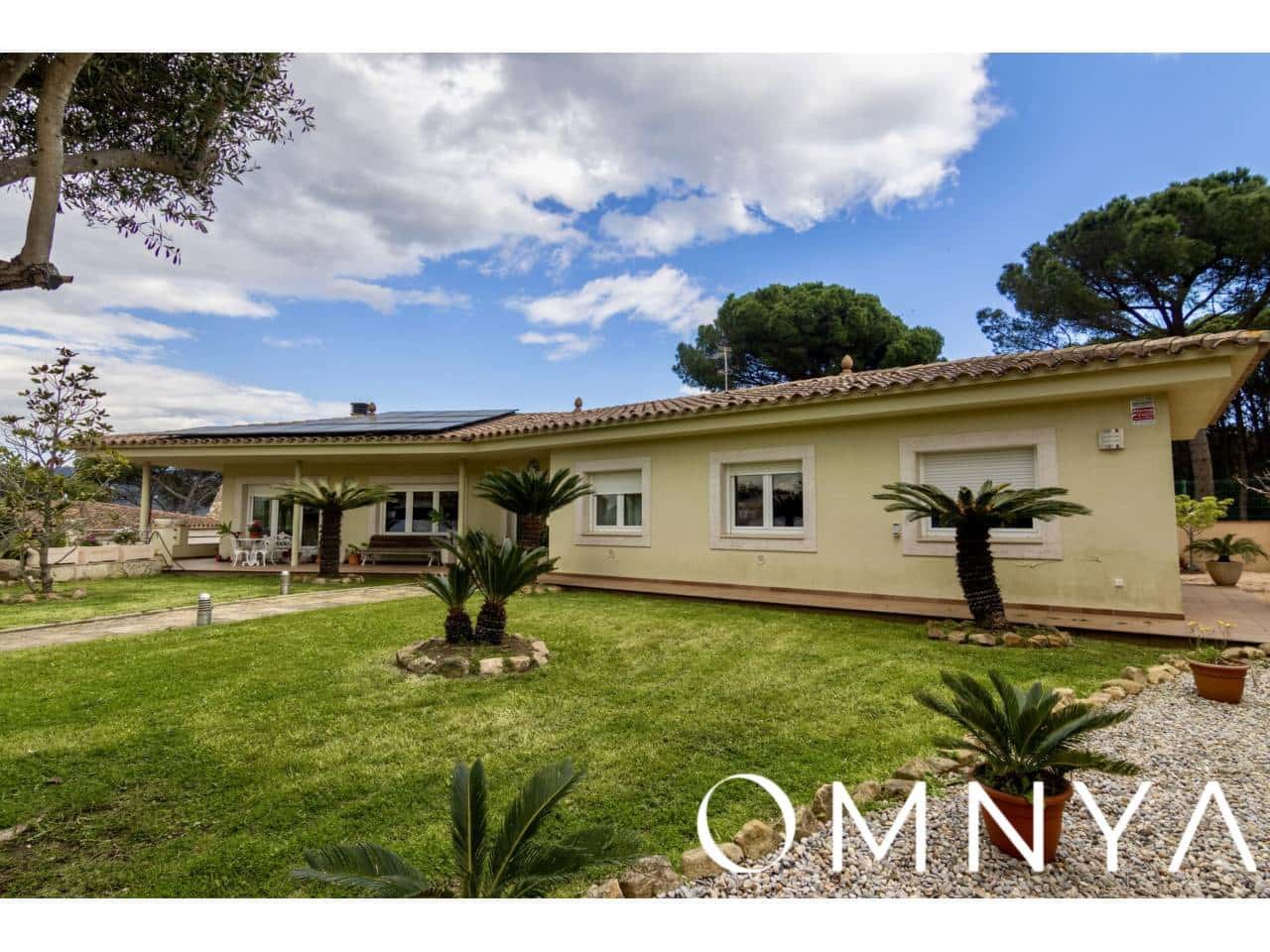 6 sypialnia Willa na sprzedaż w Santa Cristina d'Aro z basenem garażem - 690 000 € (Ref: 8902863)