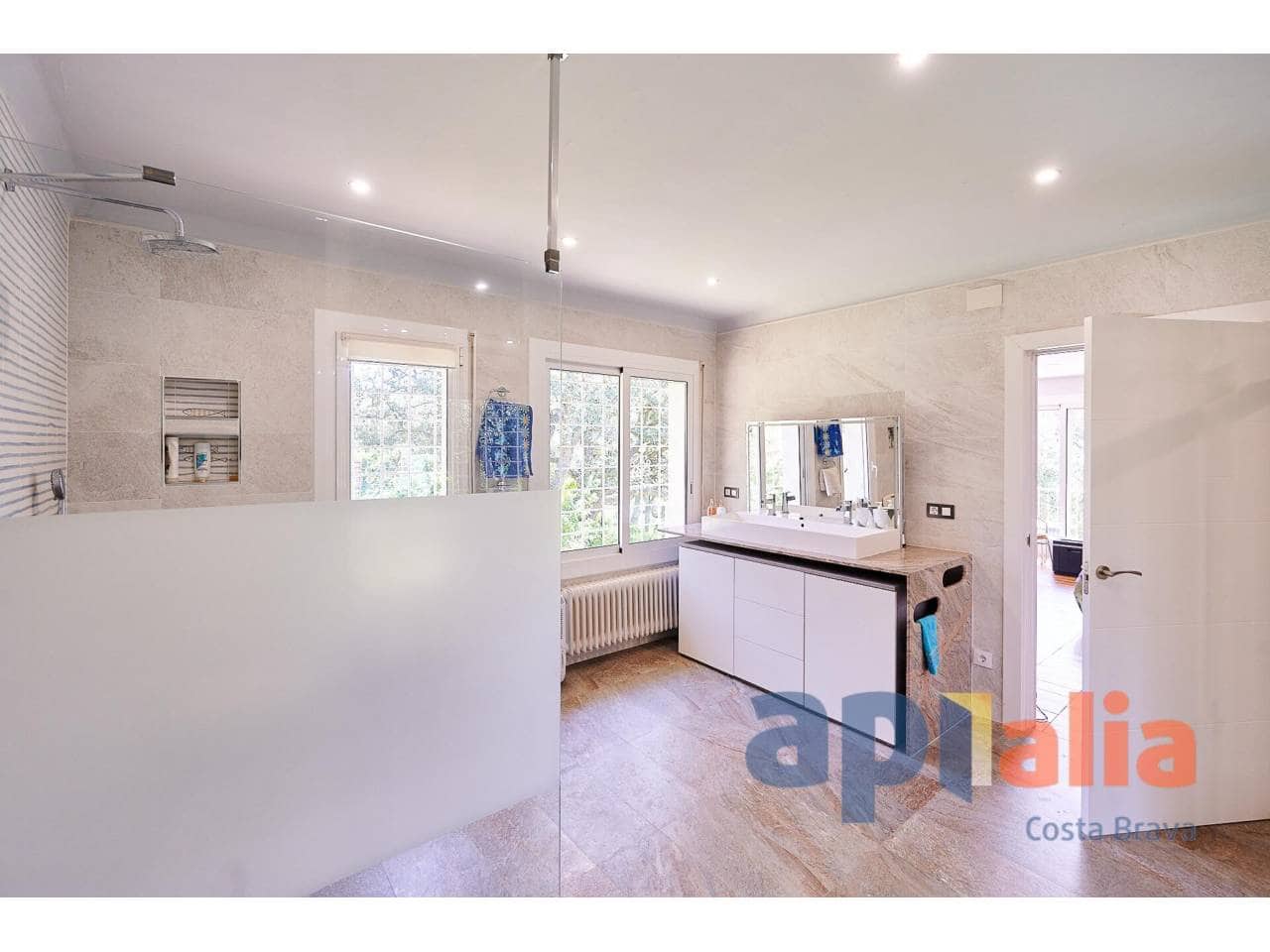 3 Zimmer Villa zu verkaufen in Romanya de la Selva mit Pool - 559.000 € (Ref: 8936450)