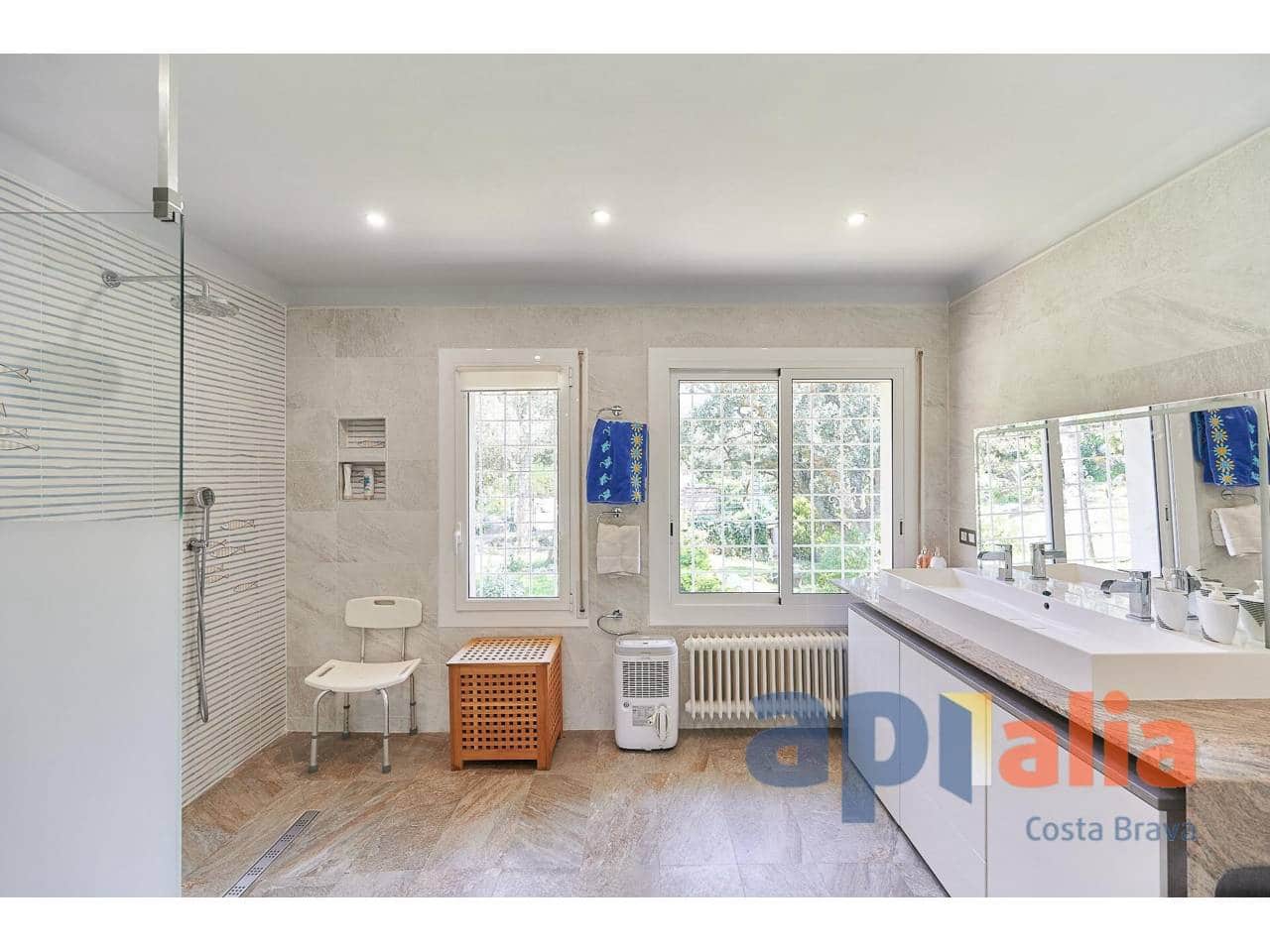 3 Zimmer Villa zu verkaufen in Romanya de la Selva mit Pool - 559.000 € (Ref: 8936450)