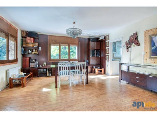 6 soveværelse Villa til salg i Sant Feliu de Guíxols med swimmingpool garage - € 550.000 (Ref: 8945839)