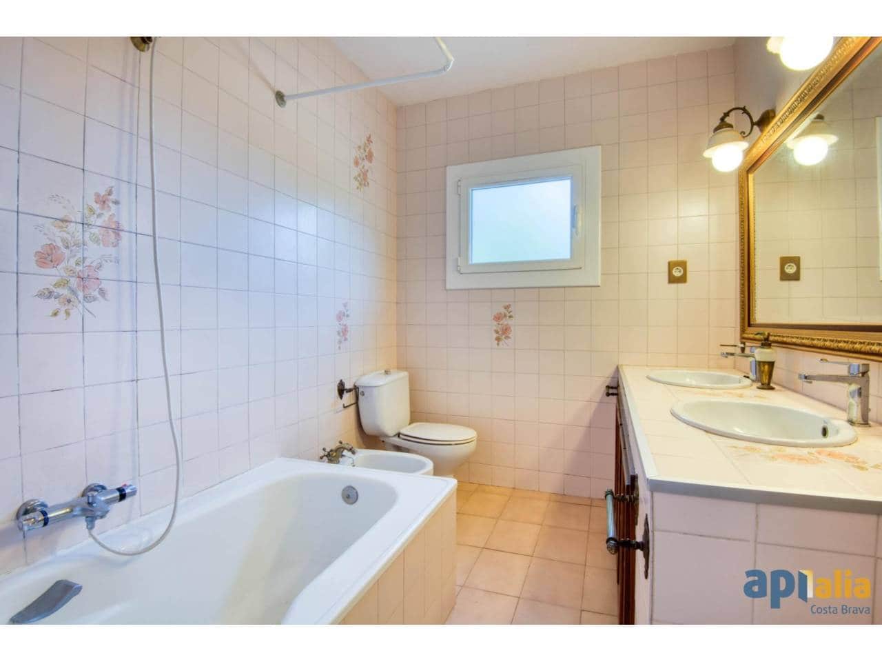 6 camera da letto Villa in vendita in Sant Feliu de Guixols con piscina garage - 550.000 € (Rif: 8945839)