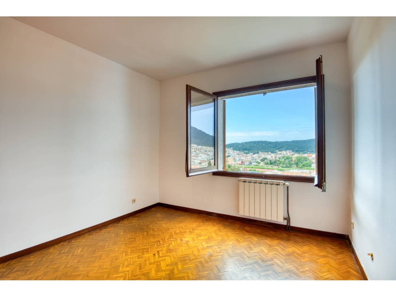 3 bedroom Villa for sale in Sant Feliu de Guixols - € 650,000 (Ref: 8961090)