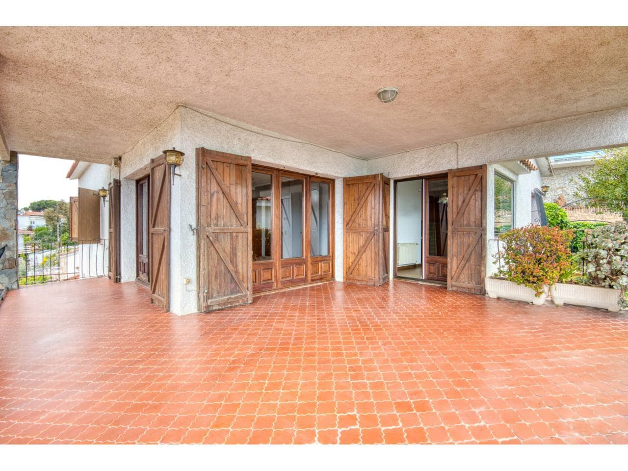 3 bedroom Villa for sale in Sant Feliu de Guixols - € 650,000 (Ref: 8961090)