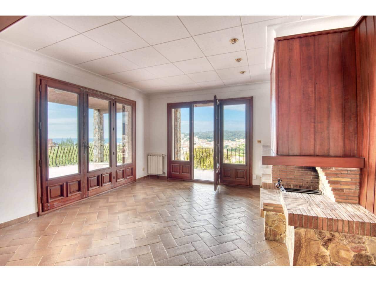 3 bedroom Villa for sale in Sant Feliu de Guixols - € 650,000 (Ref: 8961090)