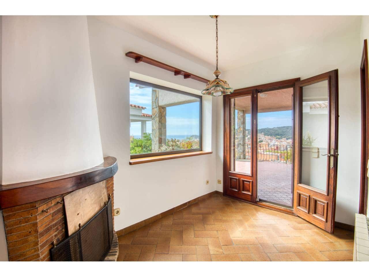 3 bedroom Villa for sale in Sant Feliu de Guixols - € 650,000 (Ref: 8961090)