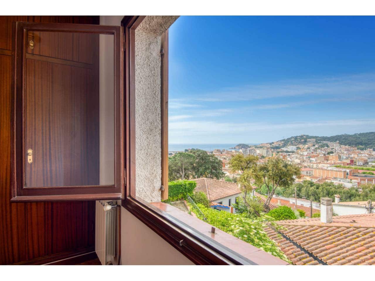 3 bedroom Villa for sale in Sant Feliu de Guixols - € 650,000 (Ref: 8961090)