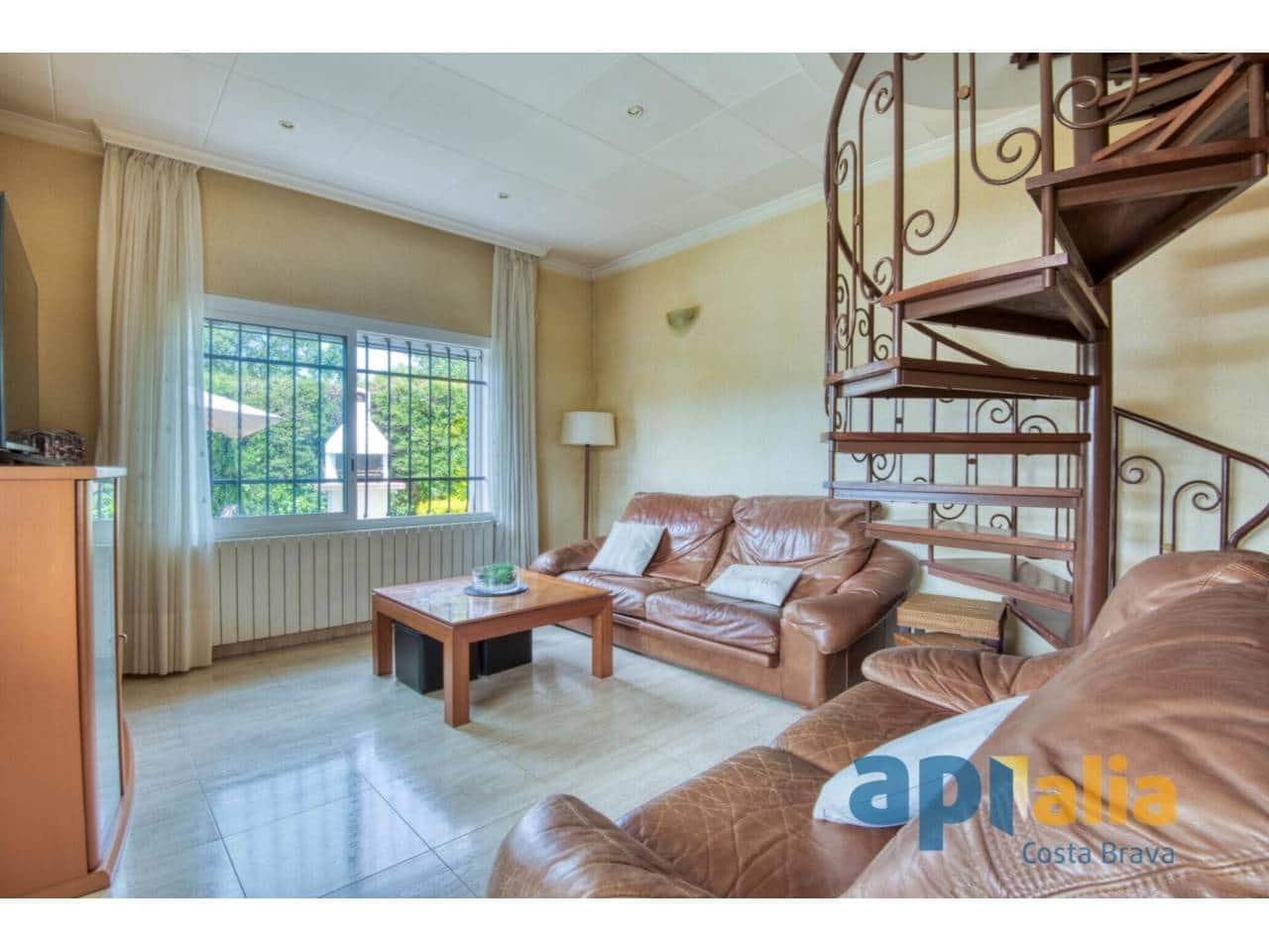 3 makuuhuone Huvila myytävänä paikassa Santa Cristina d'Aro - 450 000 € (Ref: 9047224)