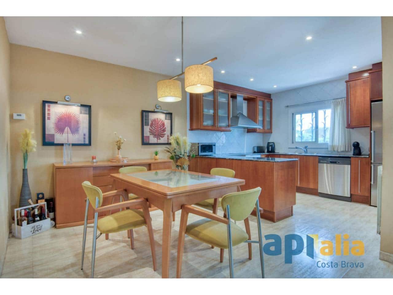 3 makuuhuone Huvila myytävänä paikassa Santa Cristina d'Aro - 450 000 € (Ref: 9047224)