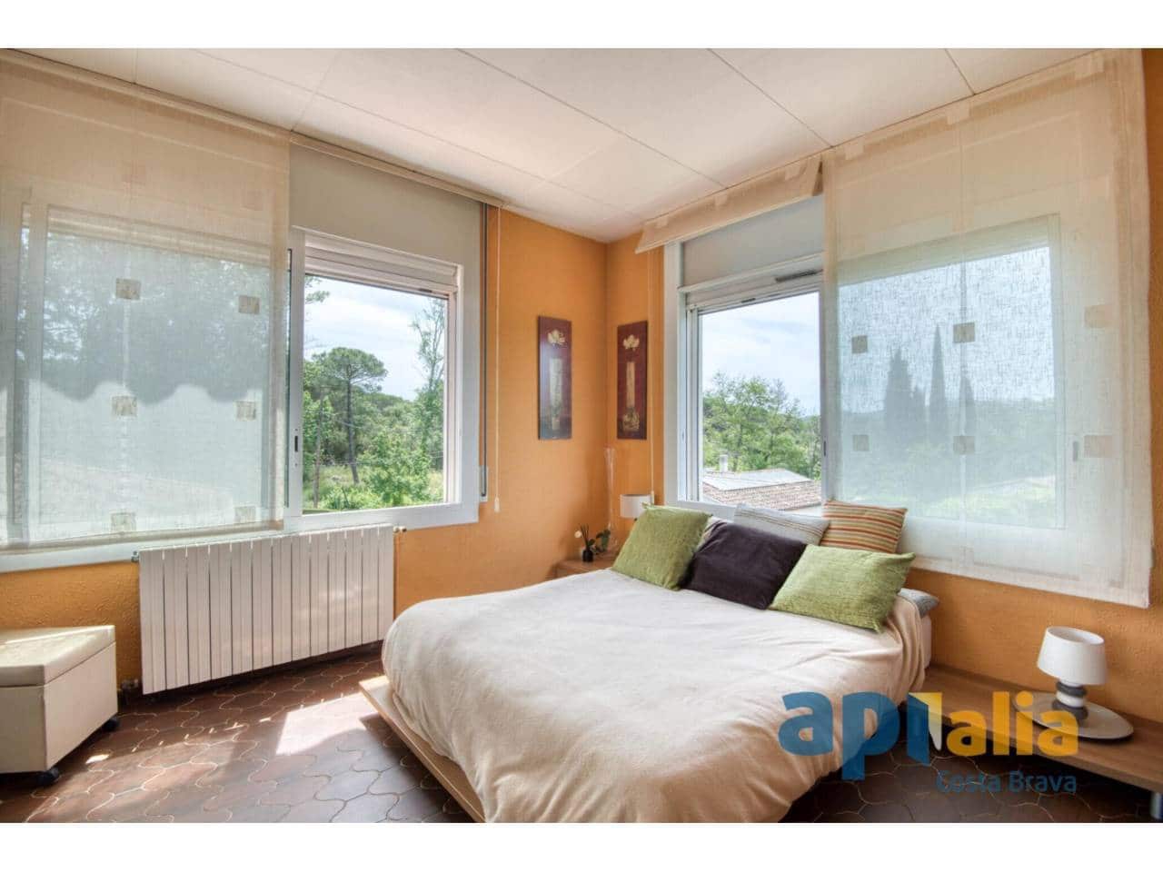 3 makuuhuone Huvila myytävänä paikassa Santa Cristina d'Aro - 450 000 € (Ref: 9047224)