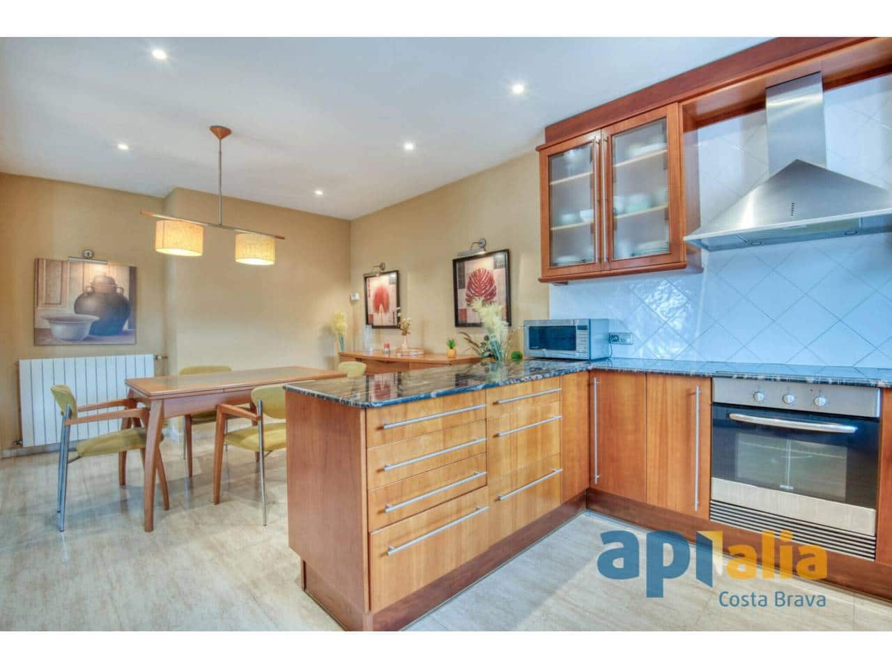 3 makuuhuone Huvila myytävänä paikassa Santa Cristina d'Aro - 450 000 € (Ref: 9047224)