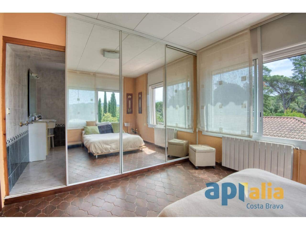 3 makuuhuone Huvila myytävänä paikassa Santa Cristina d'Aro - 450 000 € (Ref: 9047224)