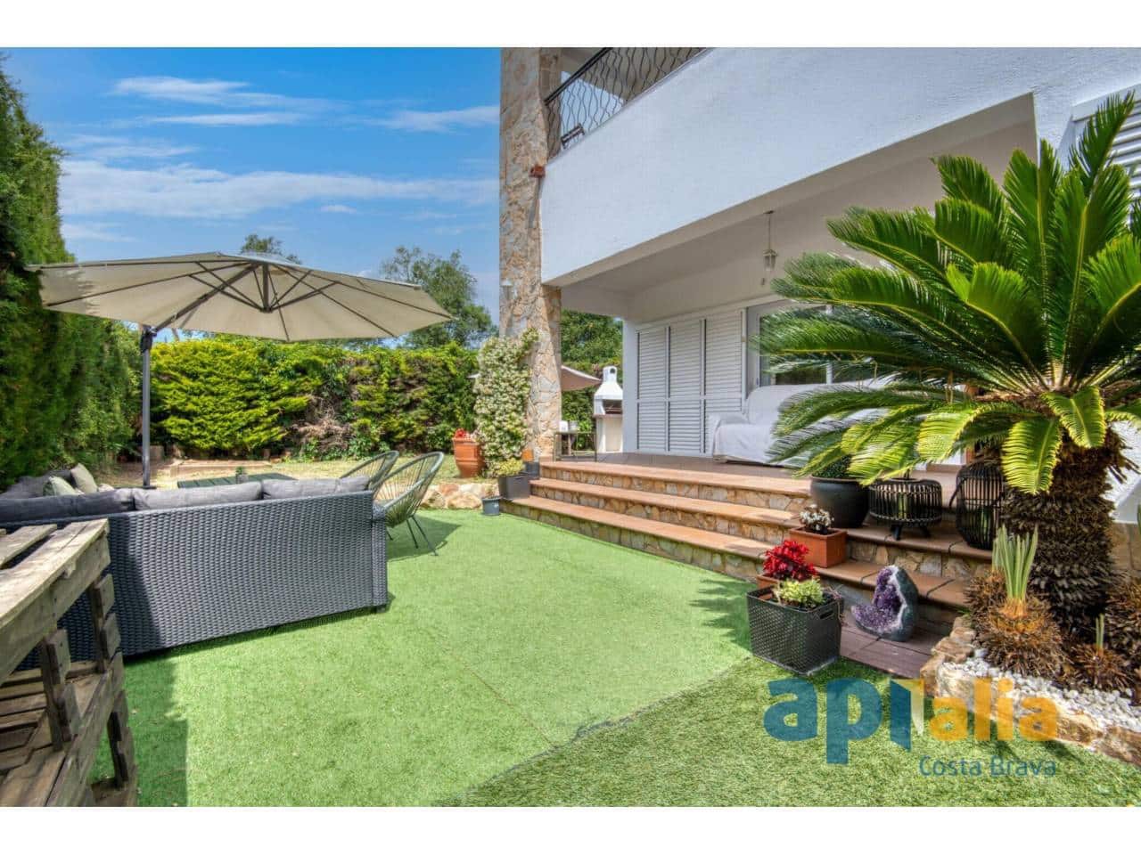 3 makuuhuone Huvila myytävänä paikassa Santa Cristina d'Aro - 450 000 € (Ref: 9047224)