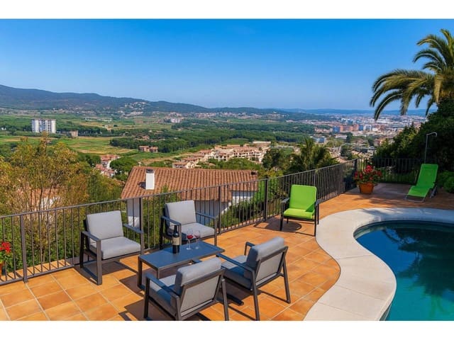 4 bedroom Villa for sale in Sant Antoni de Calonge, Calonge i Sant Antoni - € 750,000 (Ref: 9275706)